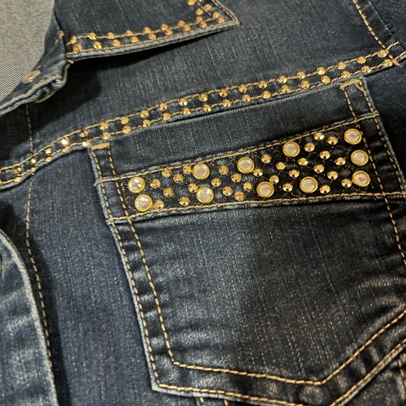 CHICO's Platinum Embroidered Embellished Denim Jacket Size 2 (Medium/Large) - Picture 2 of 5